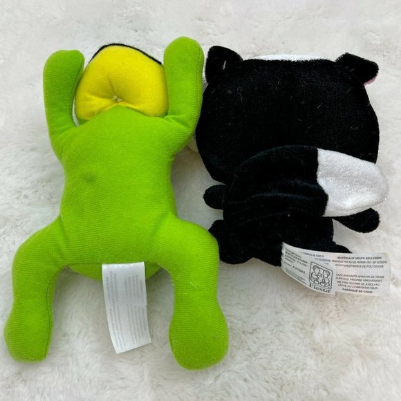 2 Fiesta 7" Plush Stuffed Toys Rose Skunk and Lay Down Floppy Frog - Picture 4 of 12